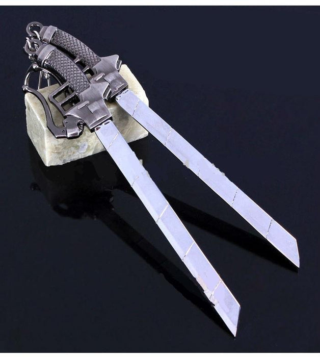 Attack On Titan Set of 2 pcs keychain-weapon. - Adilsons